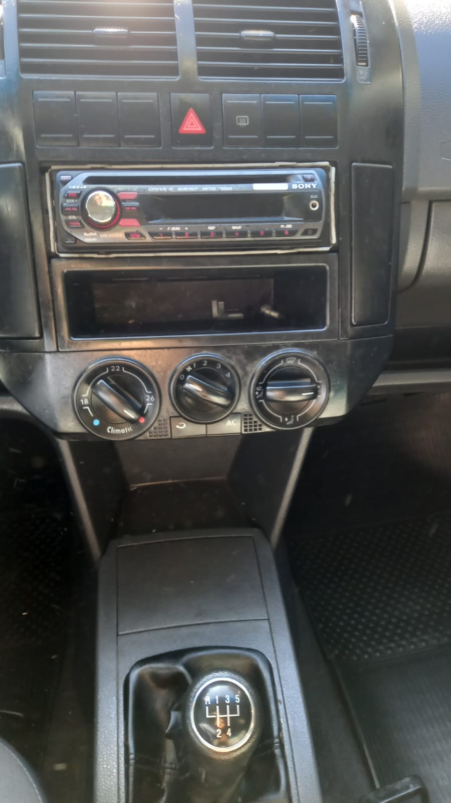 Volkswagen Polo Hatch. Comfortline 1.6 8V