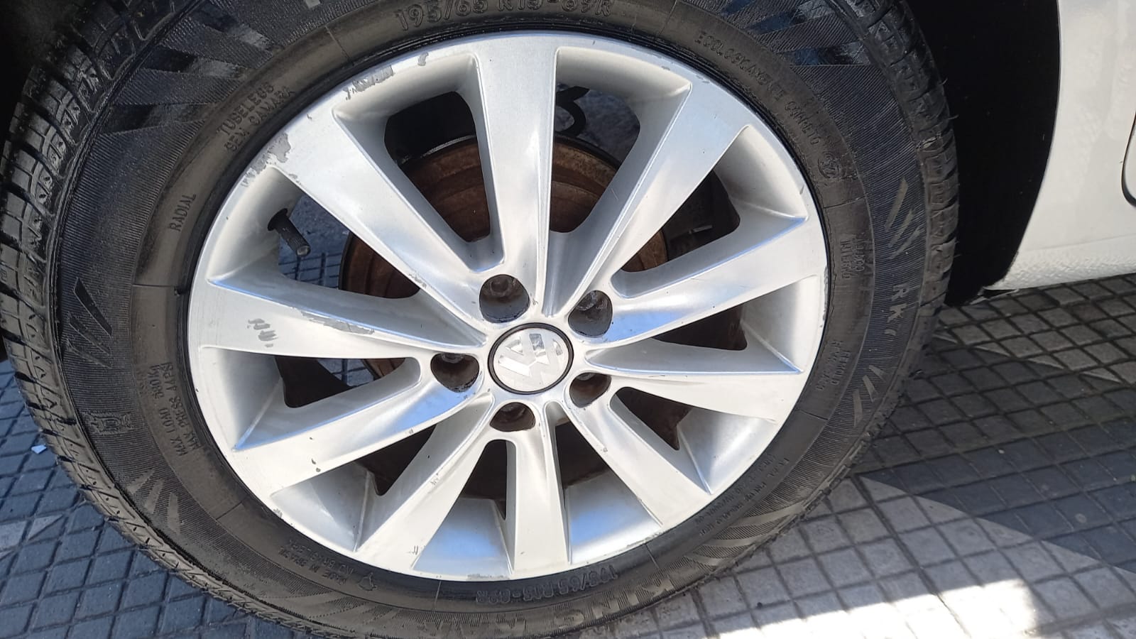Volkswagen Polo Hatch. Comfortline 1.6 8V
